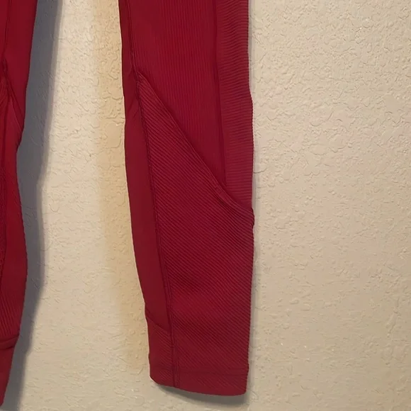 Lululemon daily lineup high rise leggings - Picture 3 of 8
